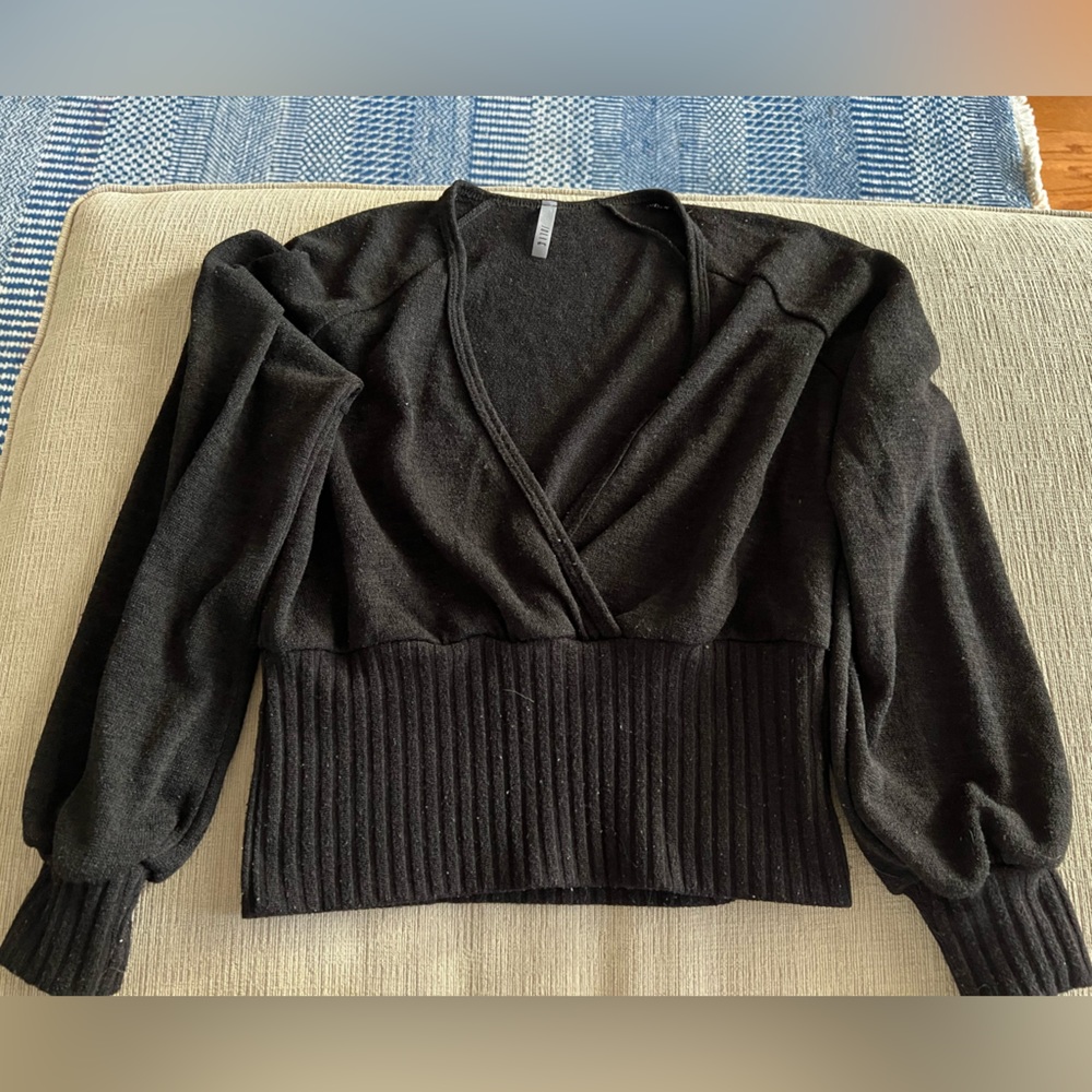 Women’s Black Crop Top thin sweater type shirt